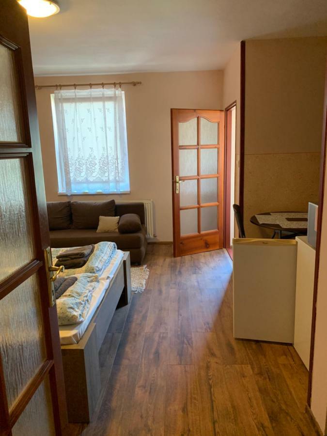 Apartmánový dom Magda Vrbov Exterior foto